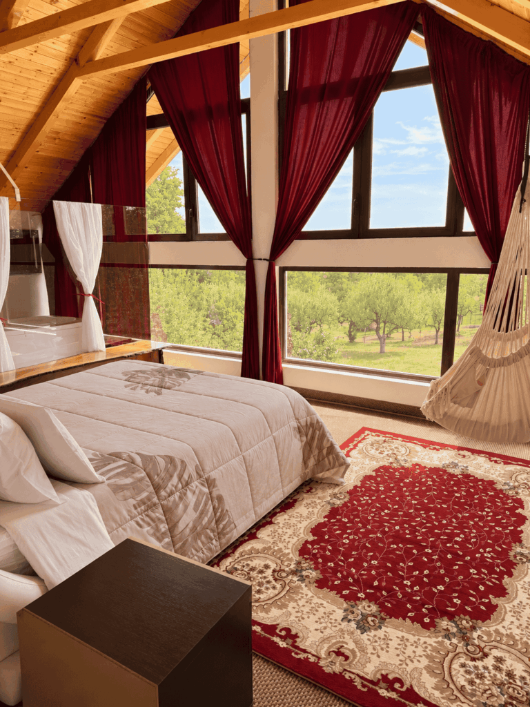 luna-day-coroieni-retreat-cazare-dormitor-masaj-relaxare luna-day-coroieni-retreat-cazare-dormitor-masaj-relaxare