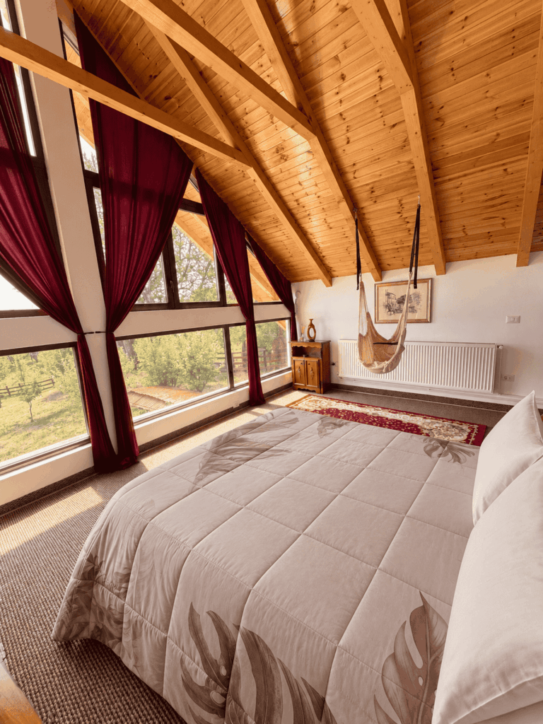 luna-day-coroieni-retreat-cazare-dormitor-relaxare luna-day-coroieni-retreat-cazare-dormitor-relaxare