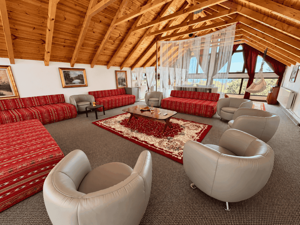 lunaday-coroieni-retreaturi-ciclice-salon-etaj-1 lunaday-coroieni-retreaturi-ciclice-salon